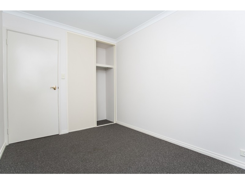 4/2 Carcoola Court, Nollamara WA 6061