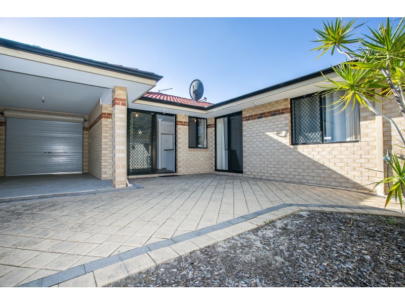 4/2 Carcoola Court, Nollamara WA 6061