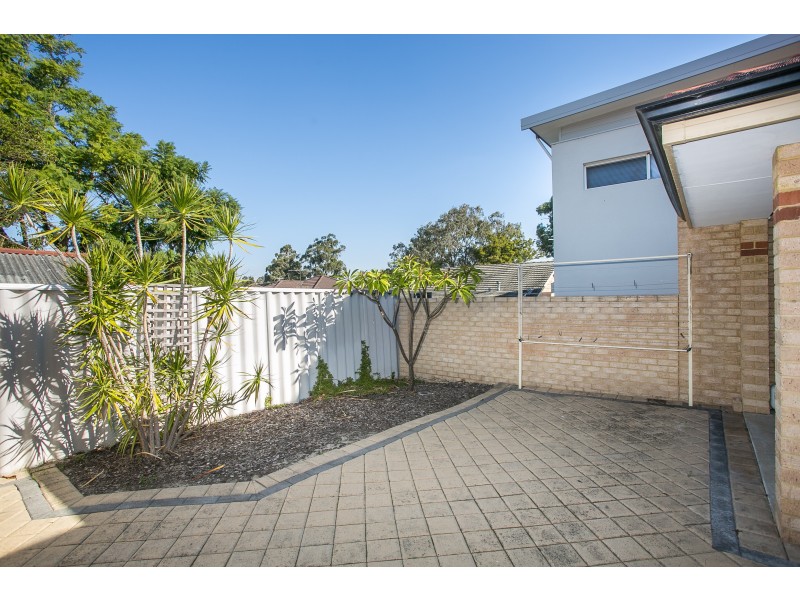 4/2 Carcoola Court, Nollamara WA 6061