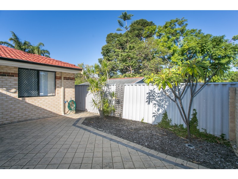 4/2 Carcoola Court, Nollamara WA 6061