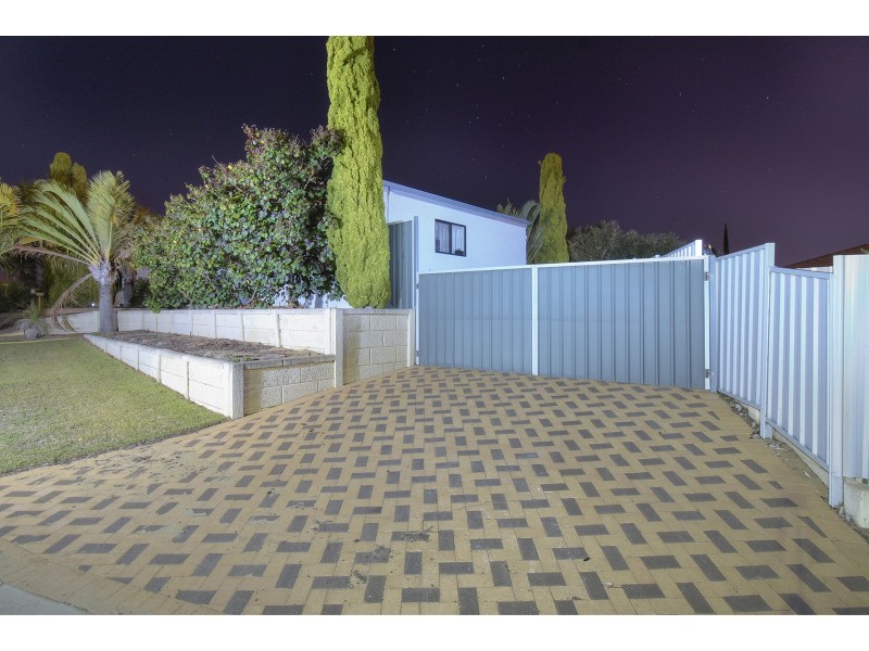 10 Glenfine Way, Carramar WA 6031