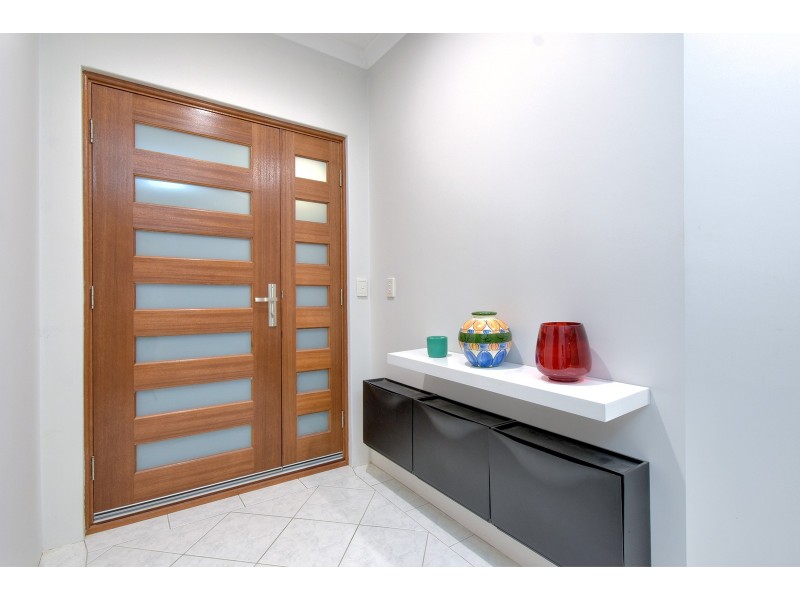 10 Glenfine Way, Carramar WA 6031