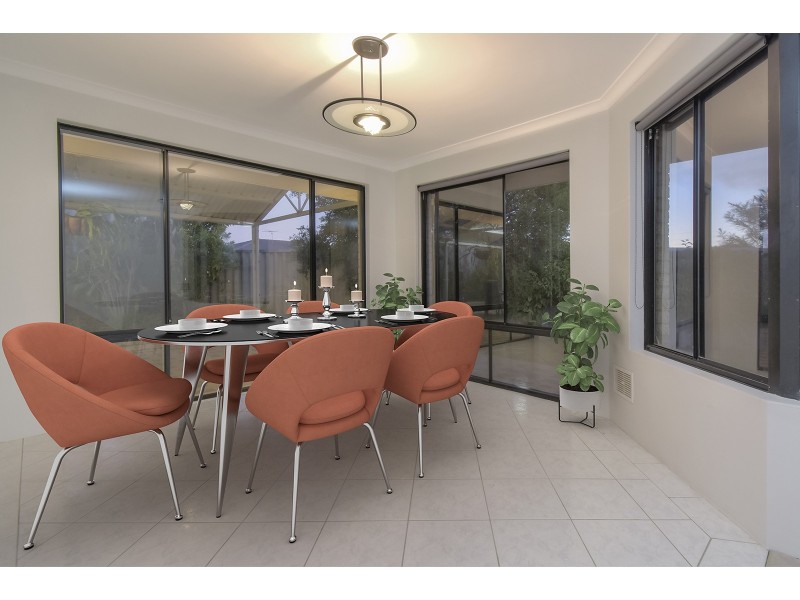 10 Glenfine Way, Carramar WA 6031