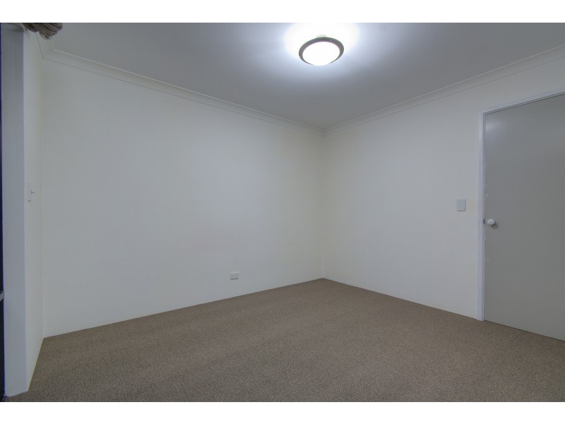 10 Glenfine Way, Carramar WA 6031