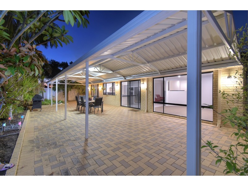 10 Glenfine Way, Carramar WA 6031