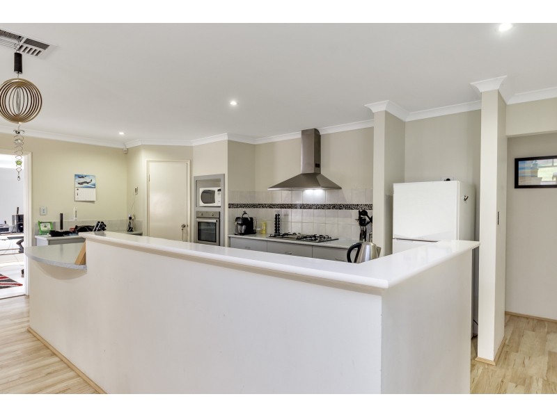 10 Kambany Approach, Dalyellup WA 6230