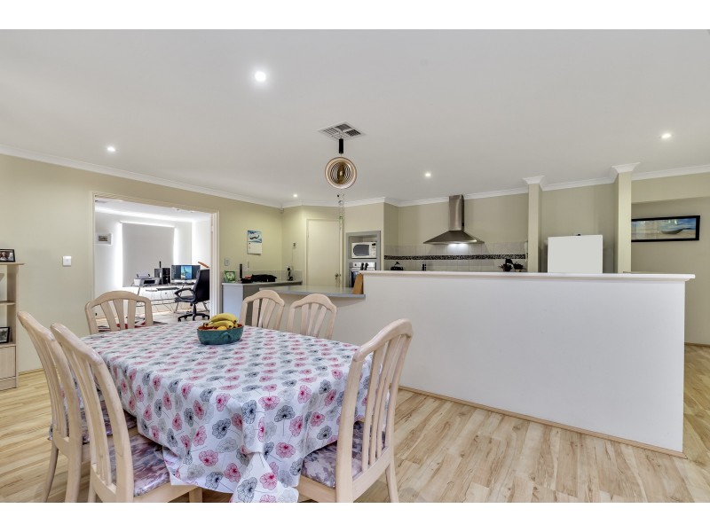 10 Kambany Approach, Dalyellup WA 6230