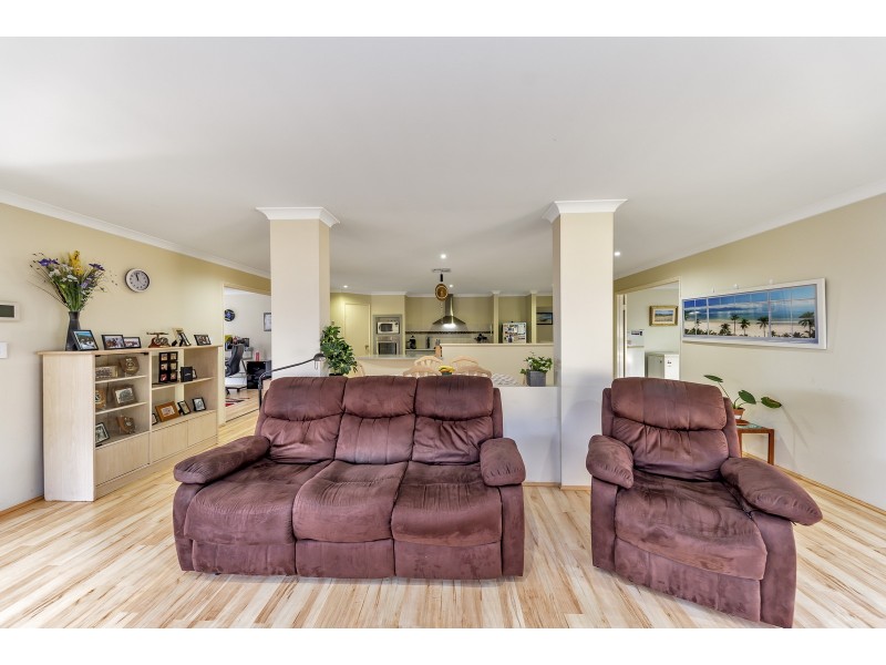 10 Kambany Approach, Dalyellup WA 6230
