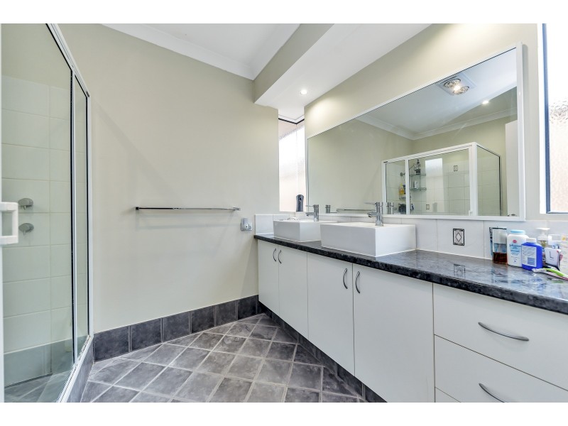 10 Kambany Approach, Dalyellup WA 6230