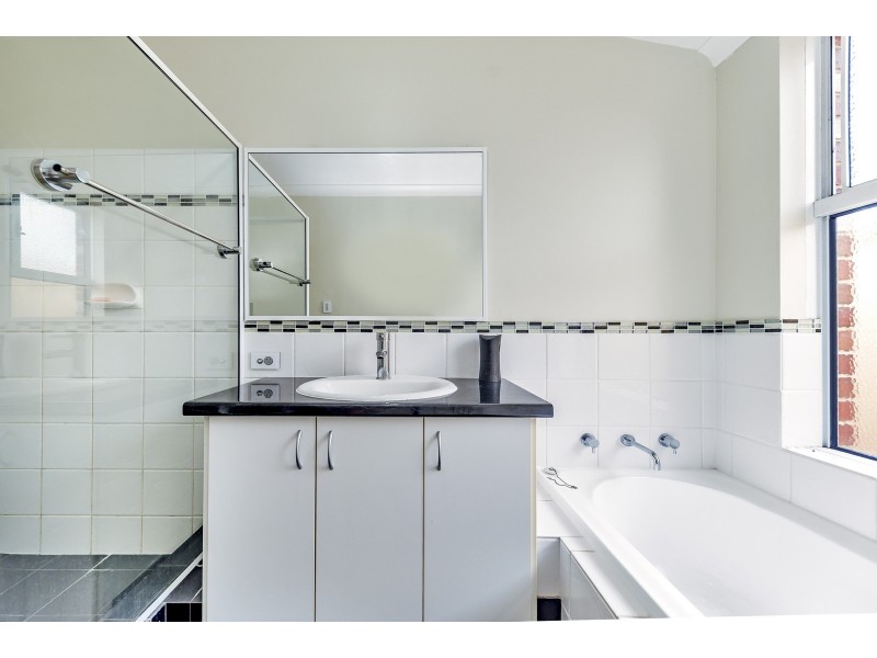 10 Kambany Approach, Dalyellup WA 6230