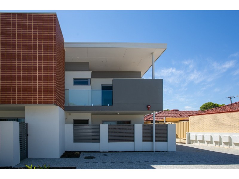 2/404 Flinders Street, Nollamara WA 6061