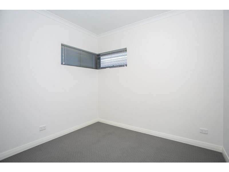 2/404 Flinders Street, Nollamara WA 6061