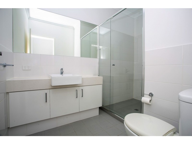 2/404 Flinders Street, Nollamara WA 6061