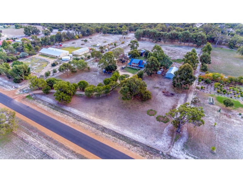 60 Tranquil Retreat, Barragup WA 6209