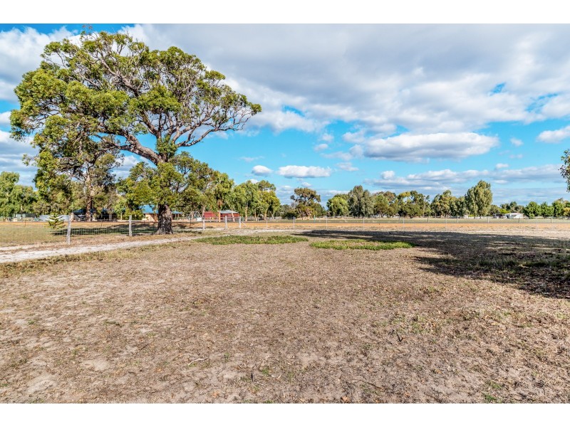 60 Tranquil Retreat, Barragup WA 6209