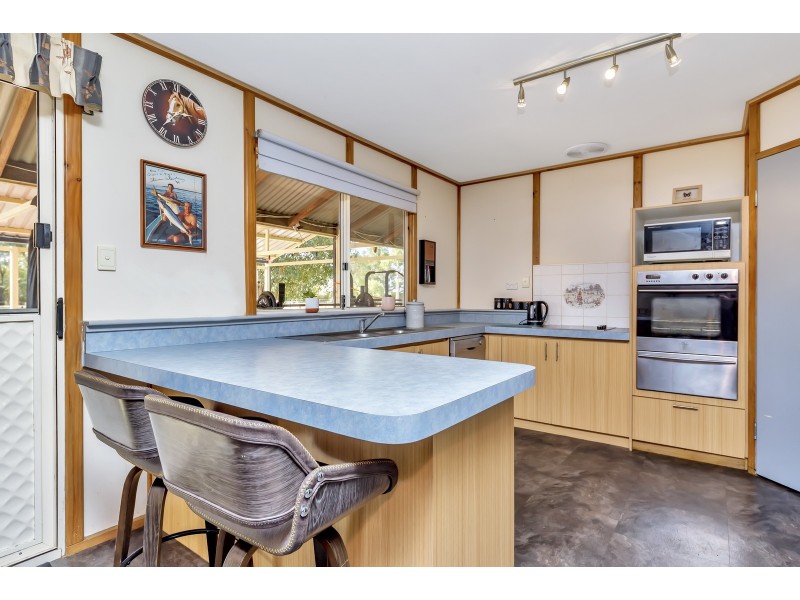 60 Tranquil Retreat, Barragup WA 6209