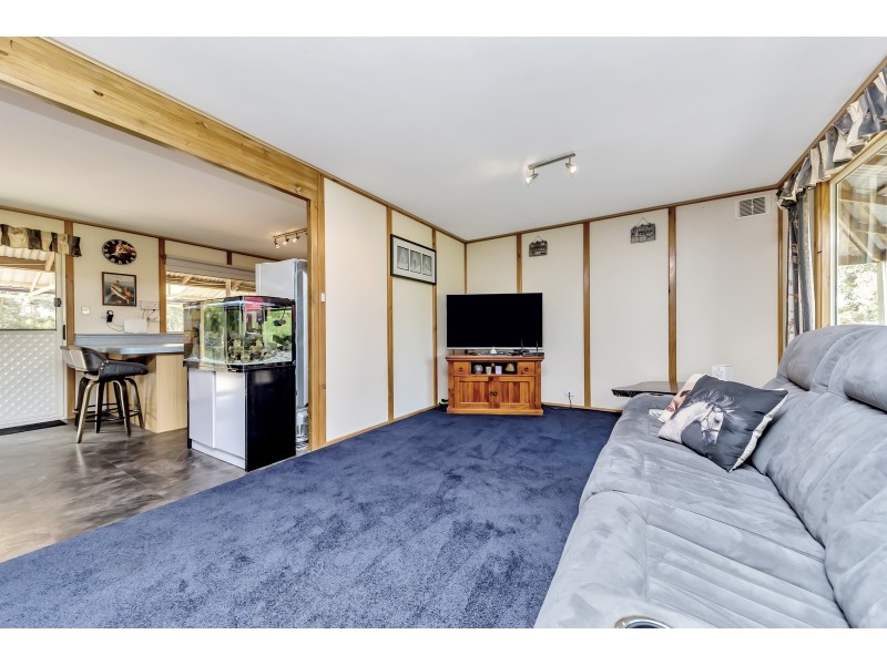 60 Tranquil Retreat, Barragup WA 6209
