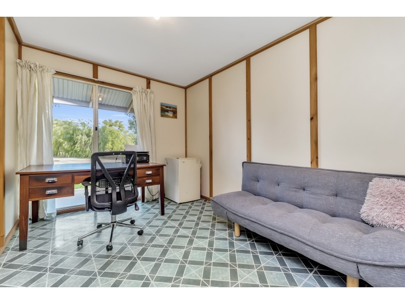 60 Tranquil Retreat, Barragup WA 6209