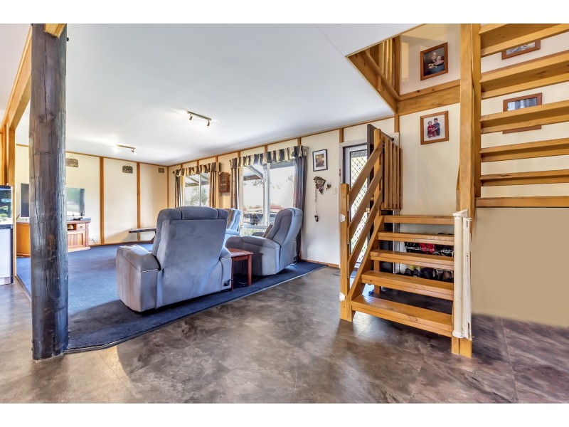 60 Tranquil Retreat, Barragup WA 6209