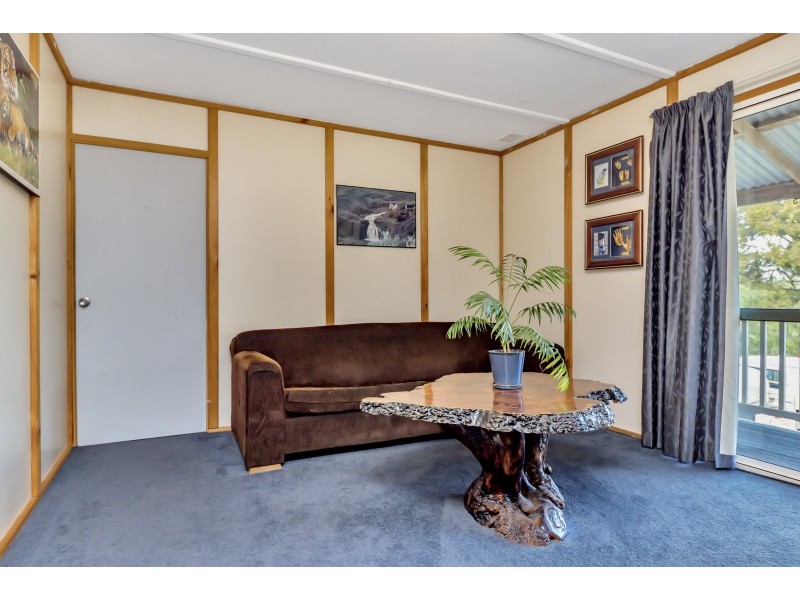 60 Tranquil Retreat, Barragup WA 6209