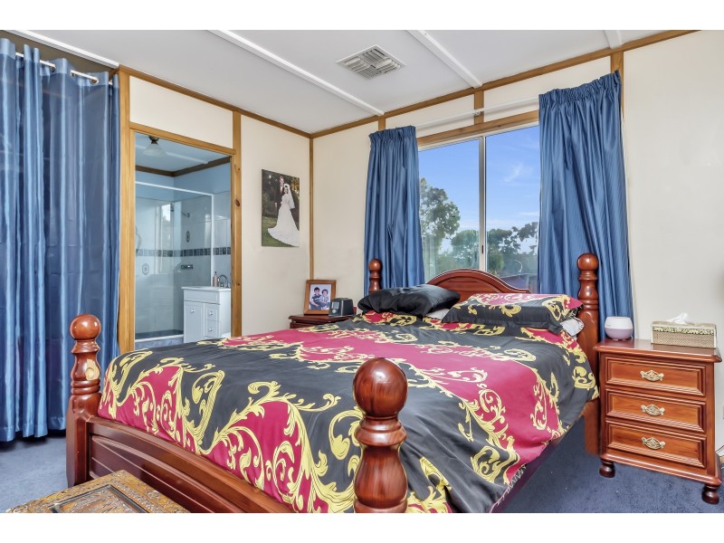 60 Tranquil Retreat, Barragup WA 6209