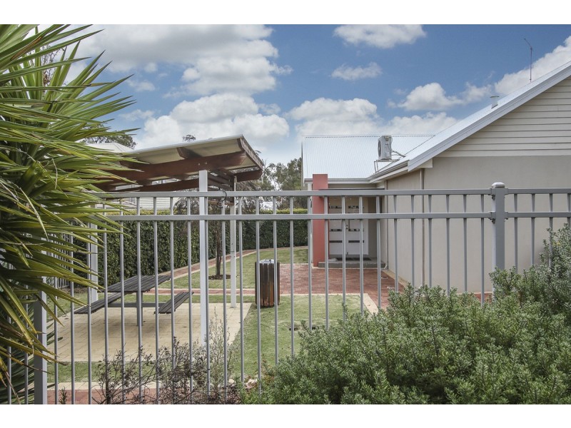 40/45 Elvire Street, Viveash WA 6056