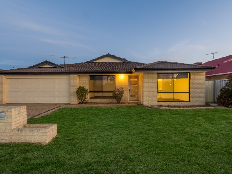 41 Kurrajong Boulevard, Banksia Grove WA 6031