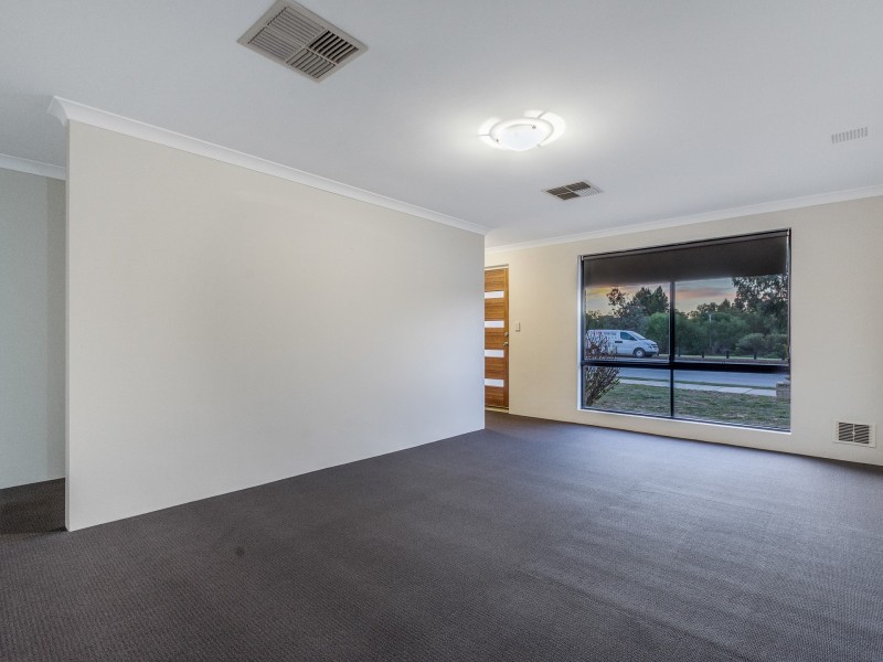 41 Kurrajong Boulevard, Banksia Grove WA 6031