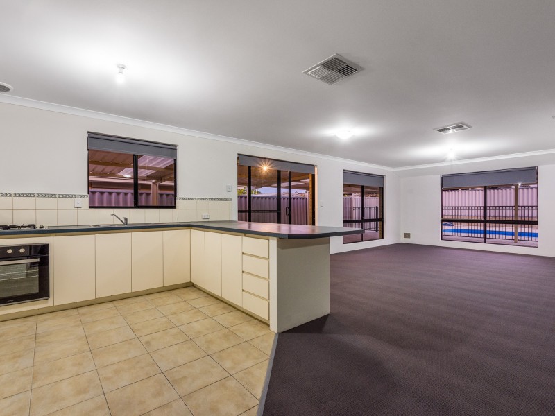 41 Kurrajong Boulevard, Banksia Grove WA 6031