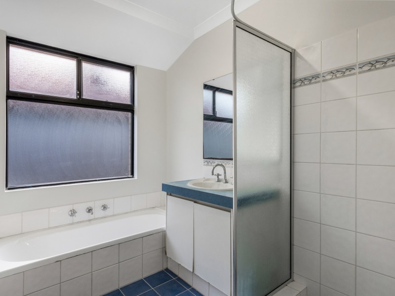 41 Kurrajong Boulevard, Banksia Grove WA 6031