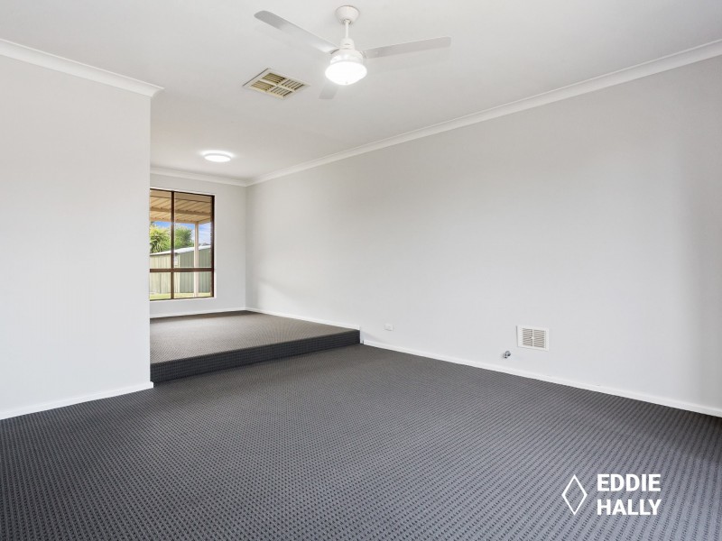 18 Pelican Ramble, Yangebup WA 6164