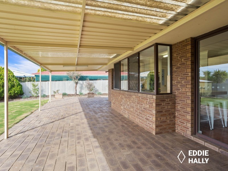 18 Pelican Ramble, Yangebup WA 6164