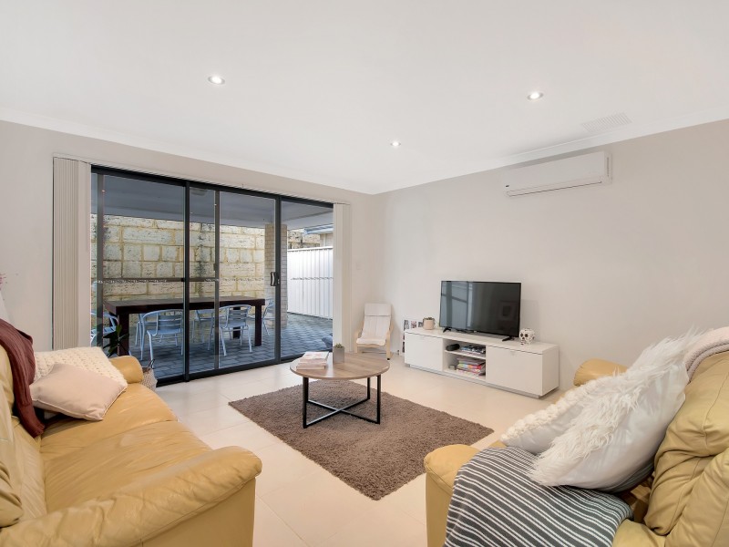 26A Ginsburg Turn, Tapping WA 6065