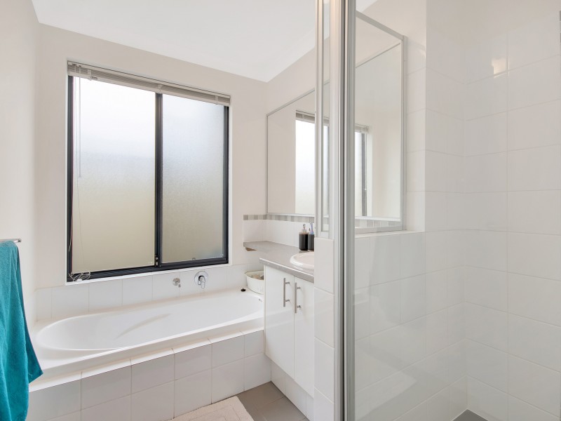 26A Ginsburg Turn, Tapping WA 6065