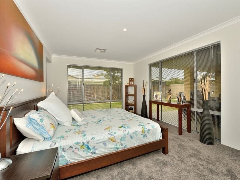 41 Len Howard Drive, Erskine WA 6210