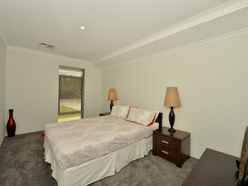 41 Len Howard Drive, Erskine WA 6210
