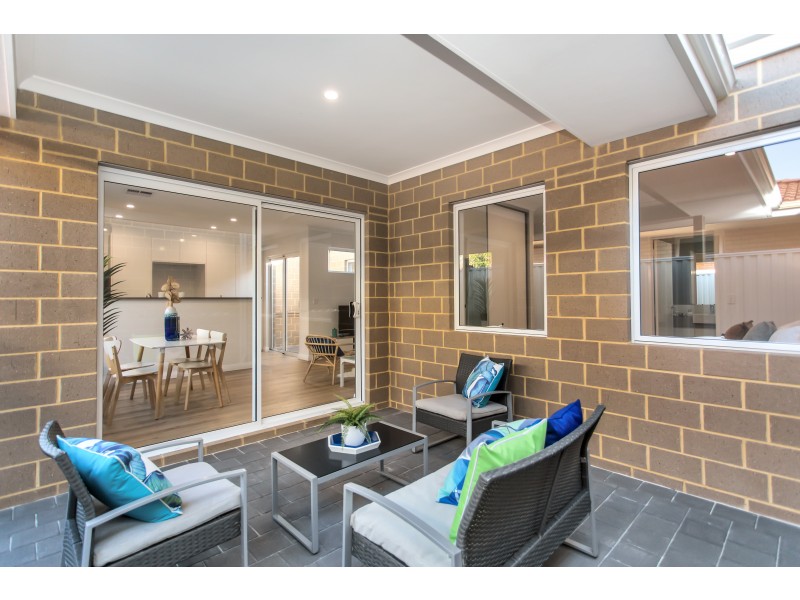 15 Laurence Road, Innaloo WA 6018