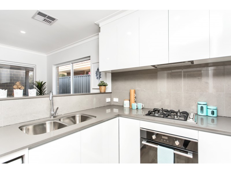 15 Laurence Road, Innaloo WA 6018