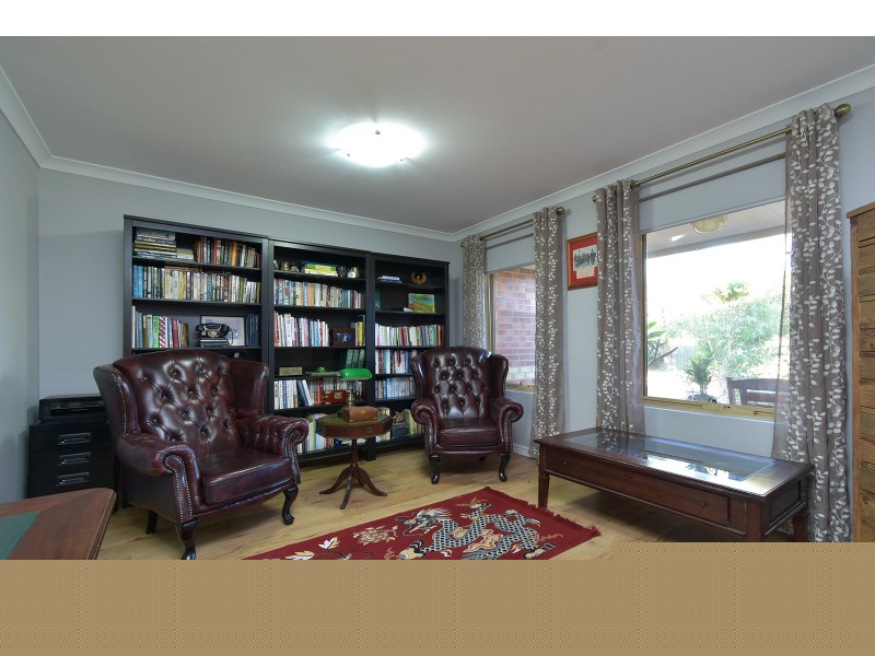 25 Busch Parkway, Pearsall WA 6065