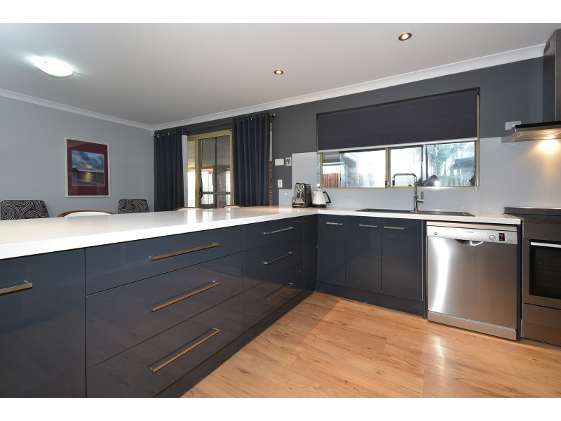 25 Busch Parkway, Pearsall WA 6065