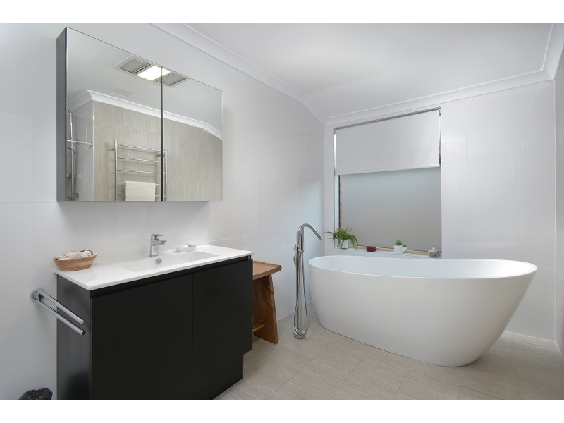 25 Busch Parkway, Pearsall WA 6065