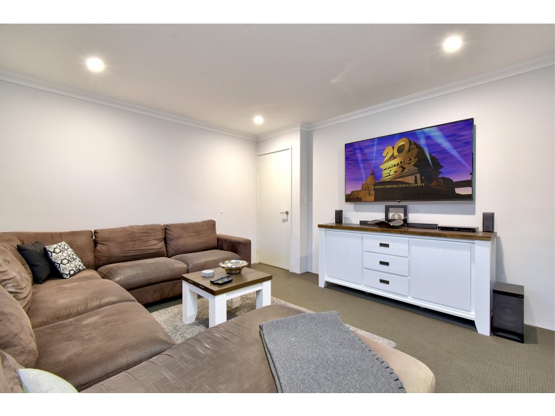 10 Pakooma Street, Banksia Grove WA 6031