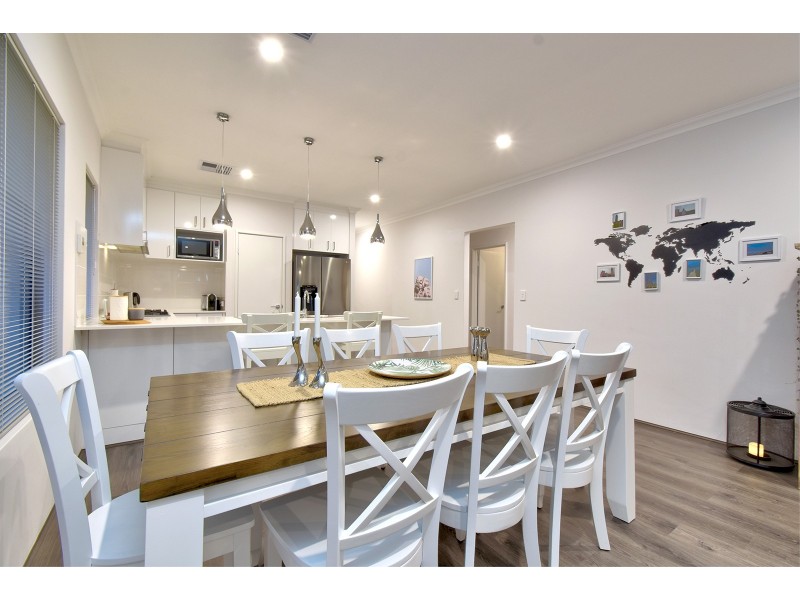10 Pakooma Street, Banksia Grove WA 6031
