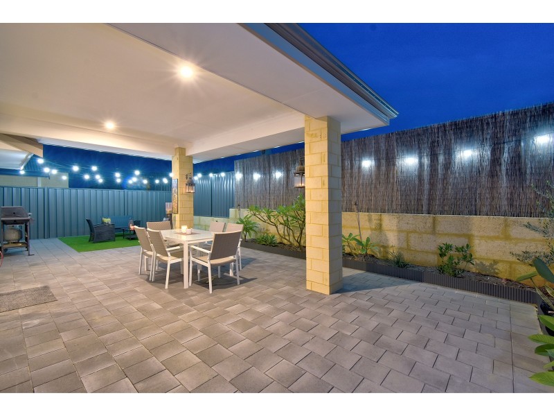 10 Pakooma Street, Banksia Grove WA 6031