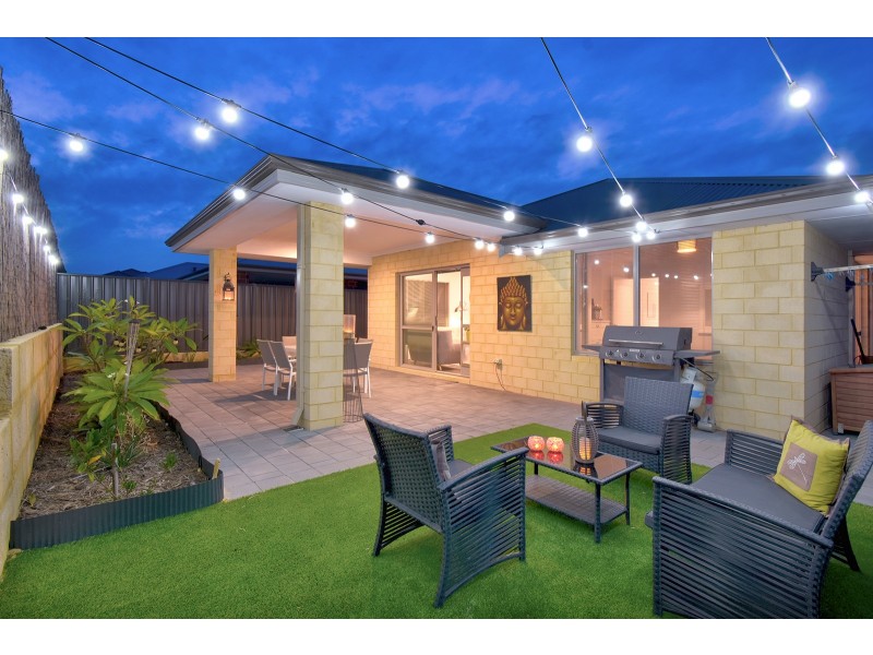 10 Pakooma Street, Banksia Grove WA 6031