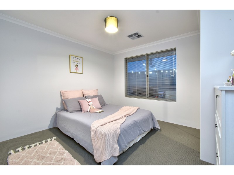 10 Pakooma Street, Banksia Grove WA 6031