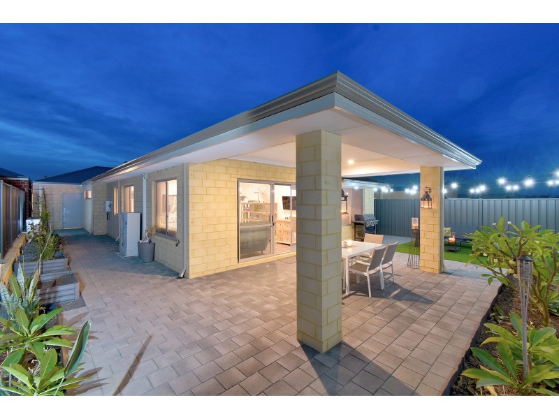 10 Pakooma Street, Banksia Grove WA 6031