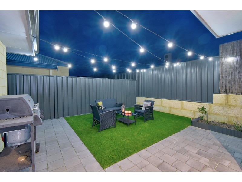 10 Pakooma Street, Banksia Grove WA 6031