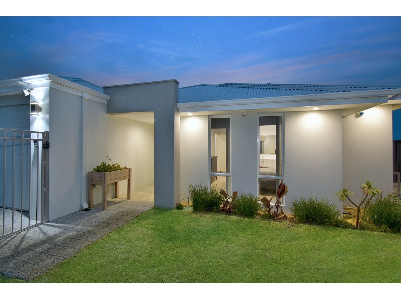 20 Azolla Street, Banksia Grove WA 6031