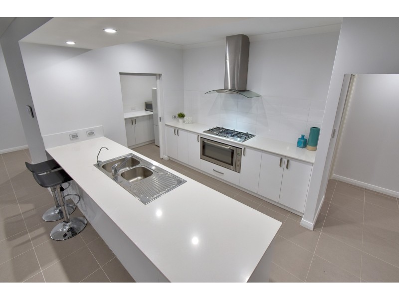 20 Azolla Street, Banksia Grove WA 6031